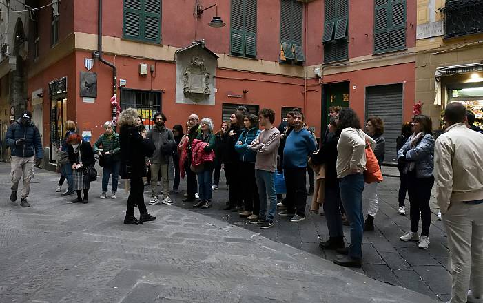 La genova di faber, scopri la città vecchia sulle orme di fabrizio de andré